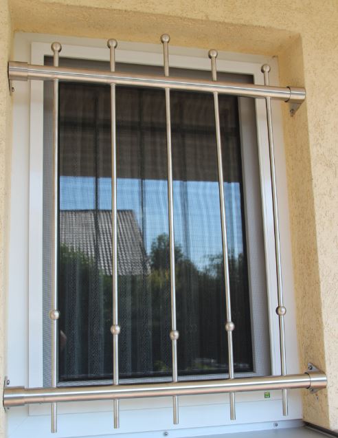 Fenstergitter "Jutta" mit Sonderflanschen für Laibung