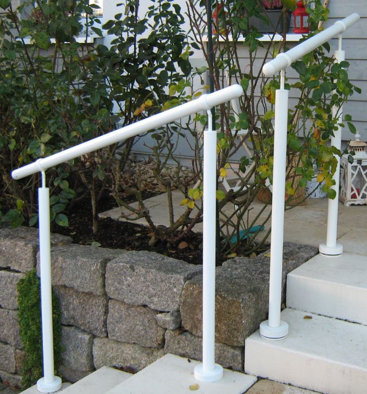 Handlauf freistehend "Treppenaufgang" aus Edelstahl Pulverbeschichtet in weiß