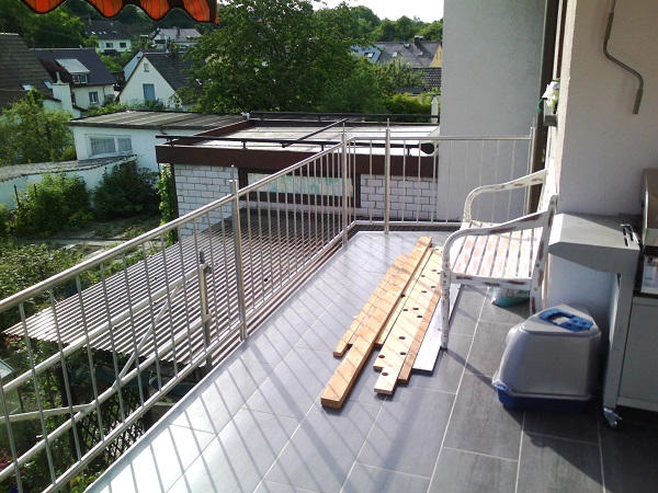 Balkon Geländer mit Füllstäben geschweißt